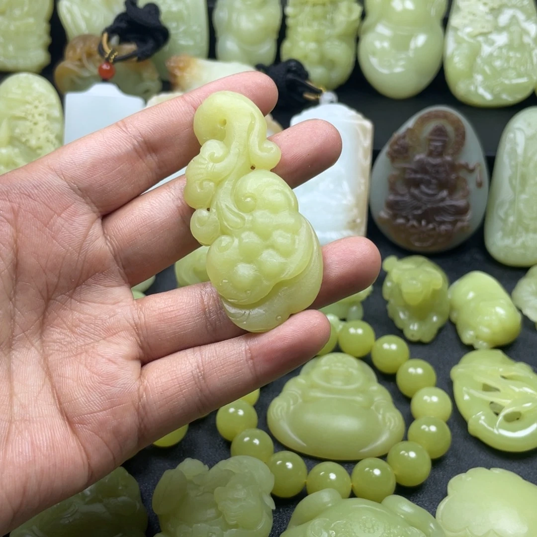 和田玉（黄玉）未镶嵌颈饰