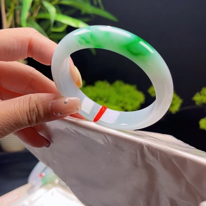 未镶嵌手镯翡翠55