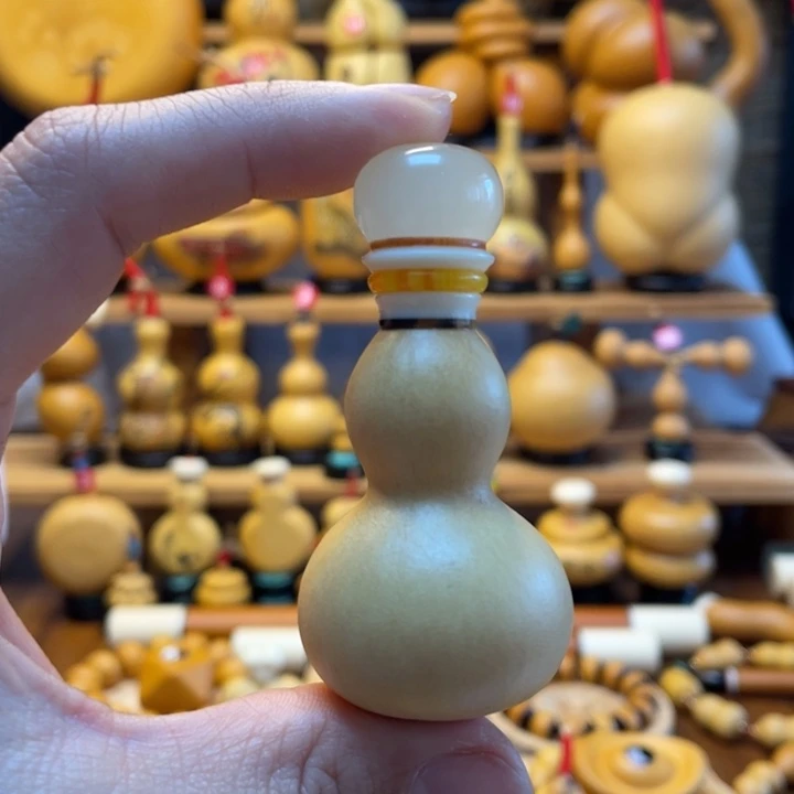 旋****马天然葫芦自然生长旋转