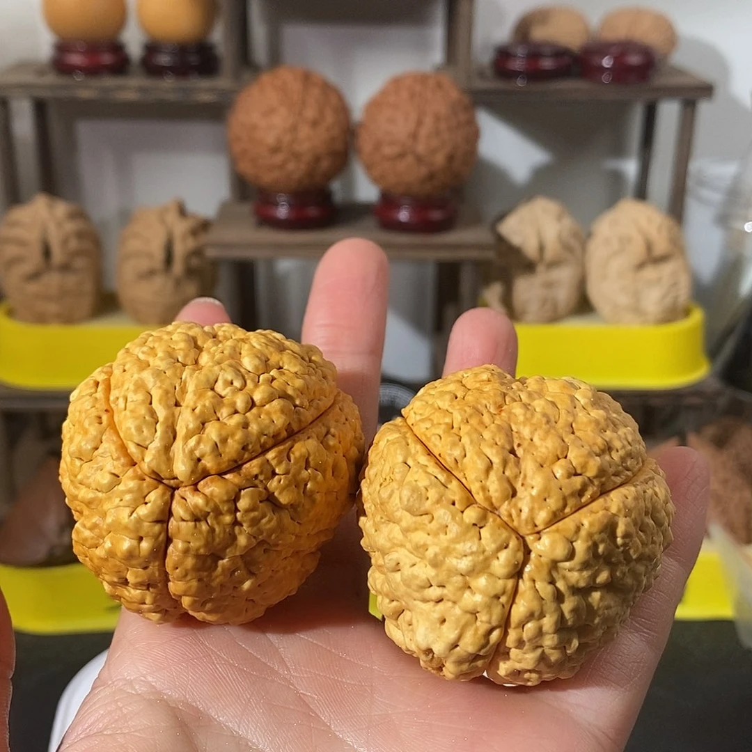 吊坠文玩核桃三瓣脑纹金刚练手瑕不退不换不接受中差评50