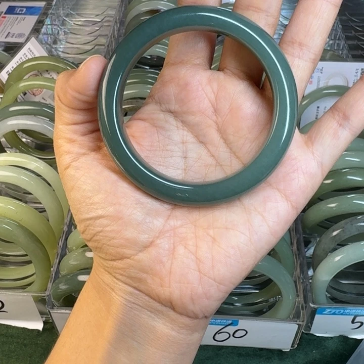 和田玉（糖玉）未镶嵌手镯