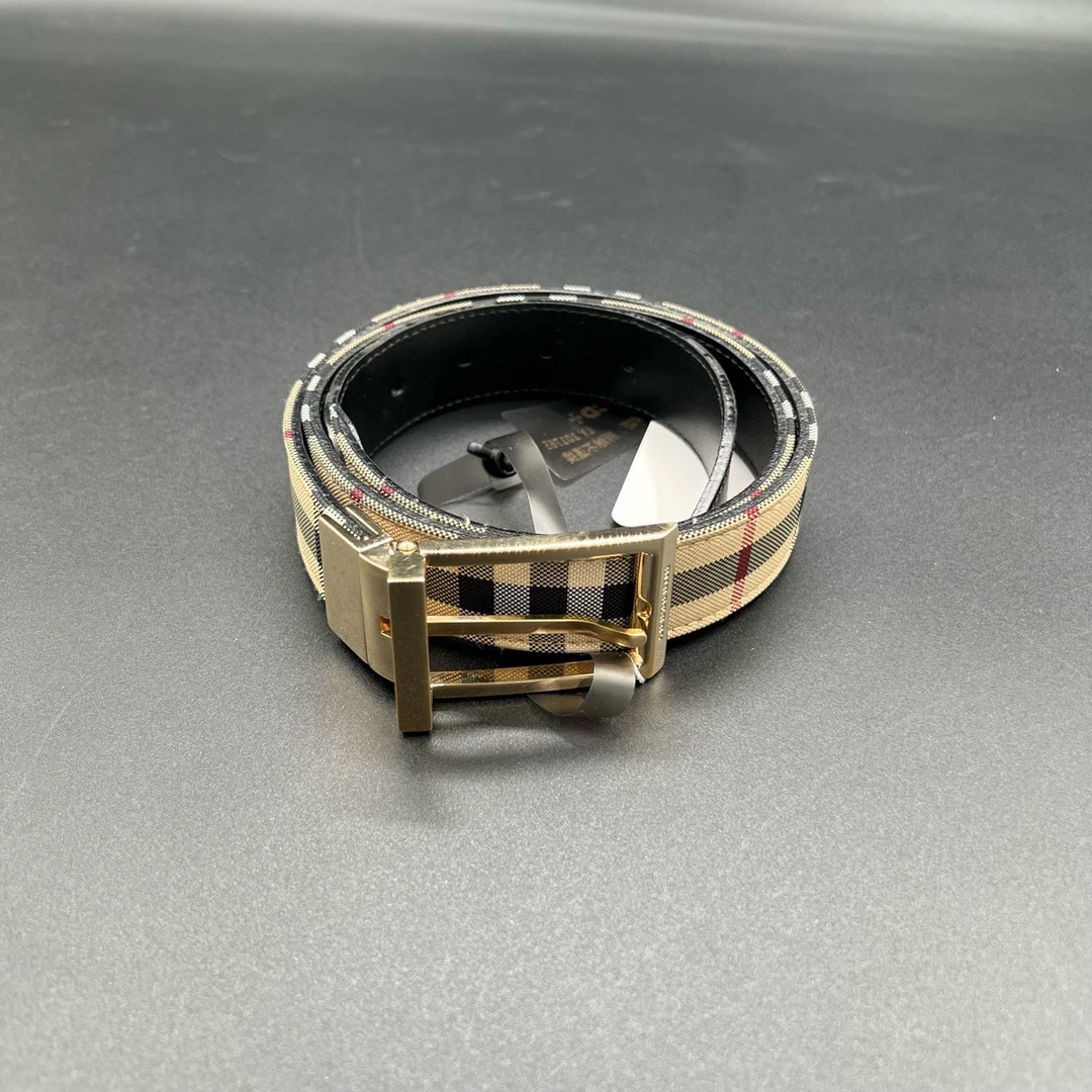 95新 BURBERRY/博柏利 jp915 格纹腰带 95cm 101765