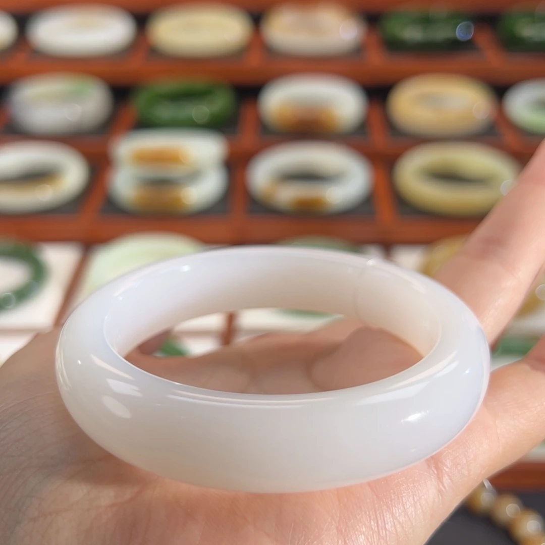 和田玉（白玉）未镶嵌手镯暖透白