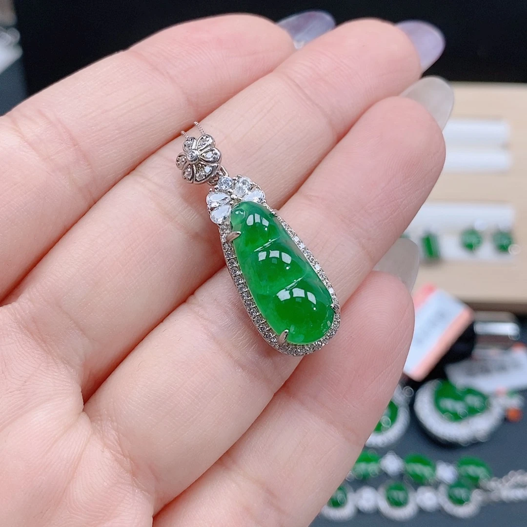 翡翠银S925镶嵌颈饰翡翠吊坠