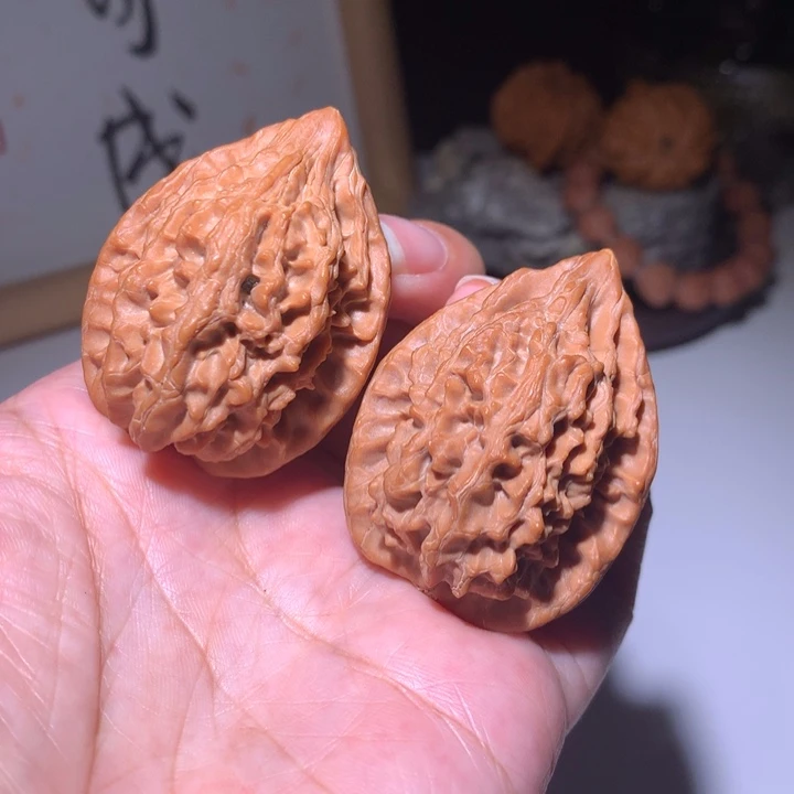 把件文玩核桃十三陵鸡心