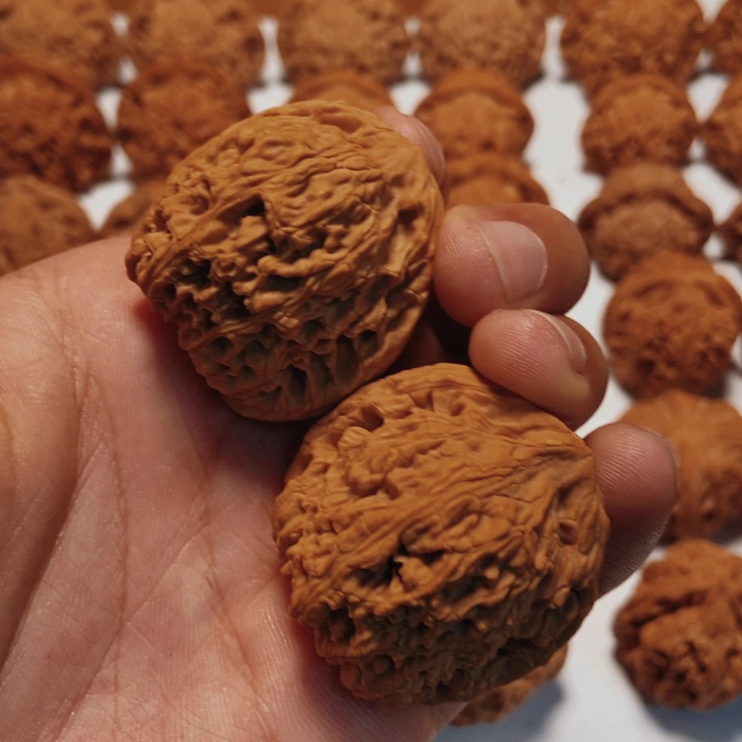 文玩核桃把件40尺寸南疆石