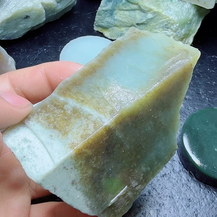 和田玉（糖玉）未镶嵌珠宝奇石