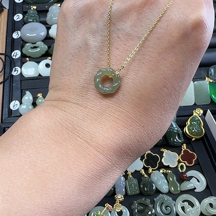 和田玉吊坠(不含链)未镶嵌