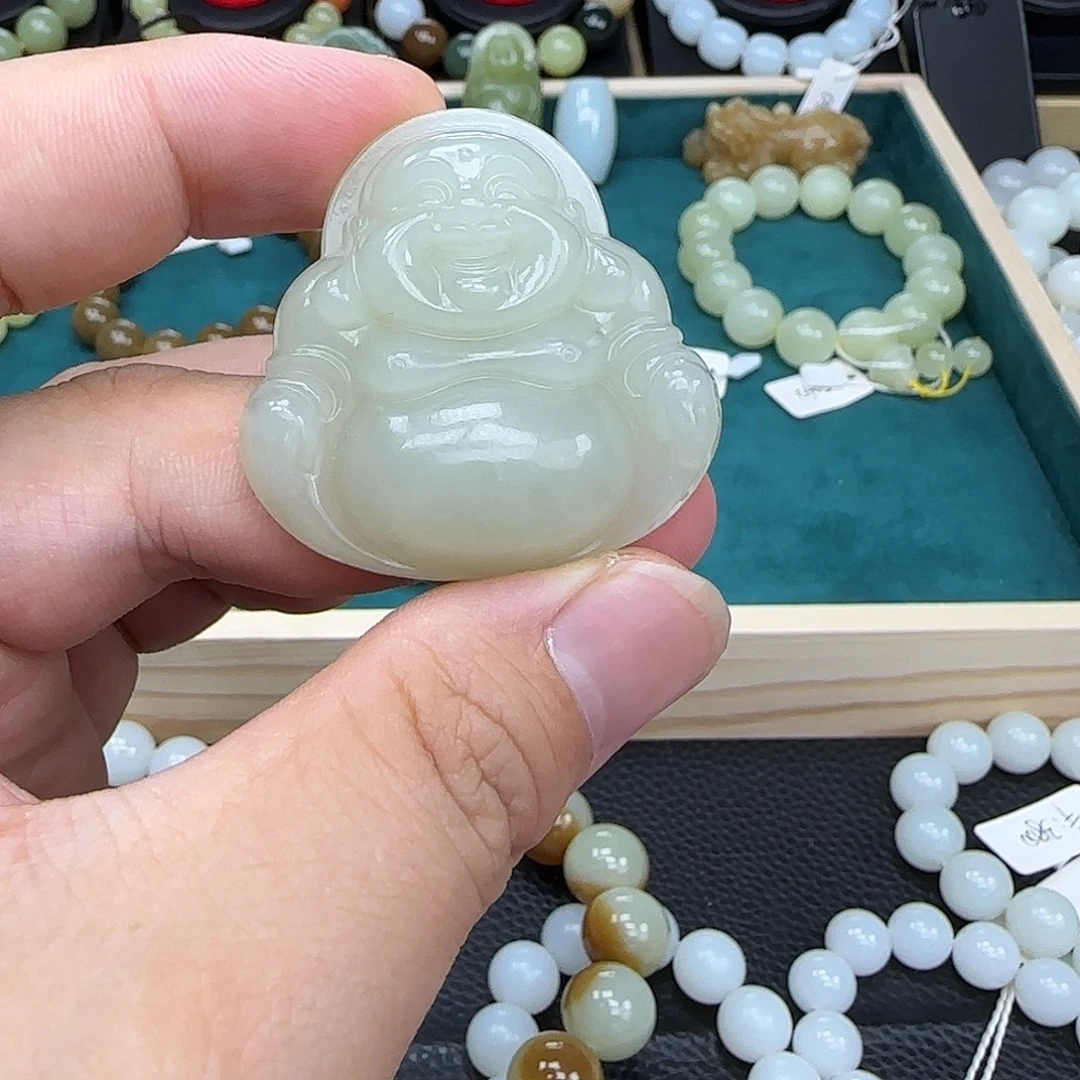 户***频颈饰未镶嵌和田玉