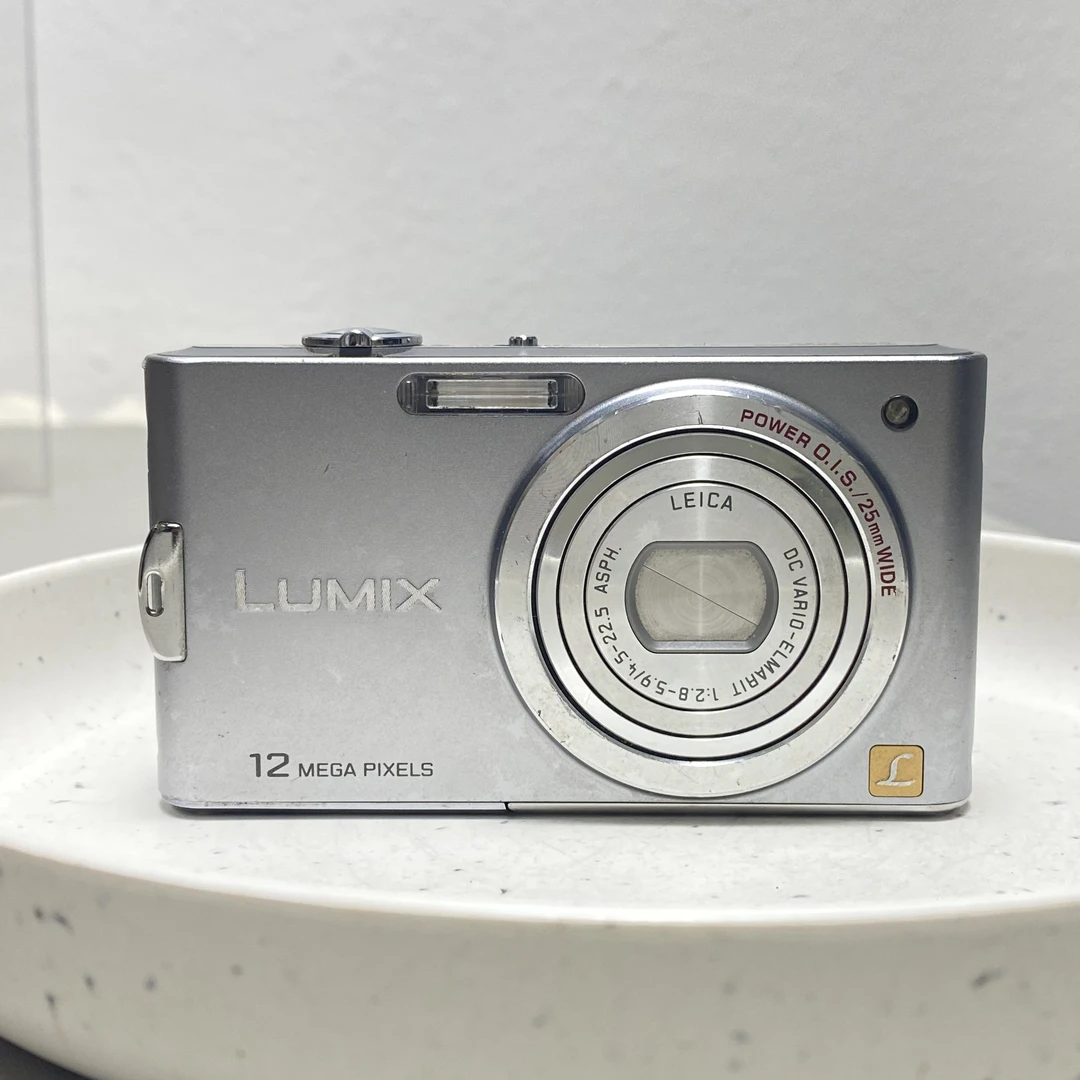 9新 Panasonic/松下 松下fx60日版1200万像素4倍变焦数码ccd