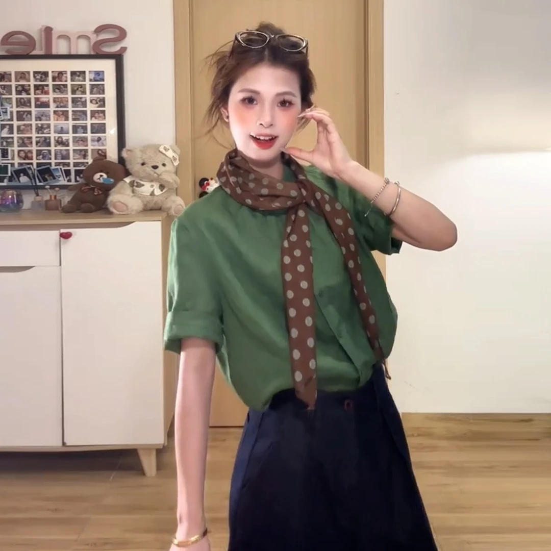 日系文艺风复古绿色上衣女夏季2025新款正肩短袖衬衫气质小衫衬衣