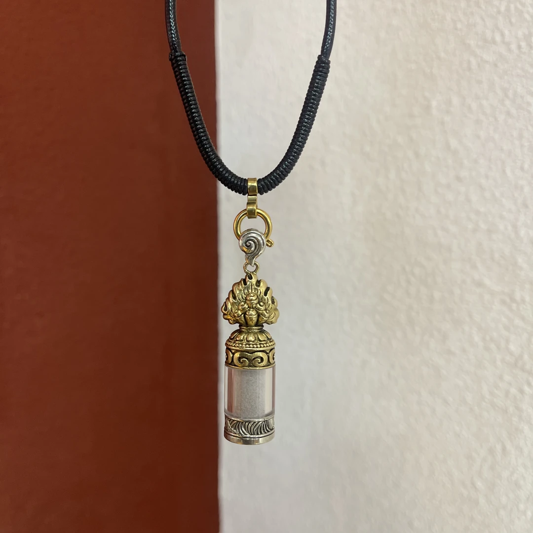 藏地嘎乌盒坛城沙吊坠