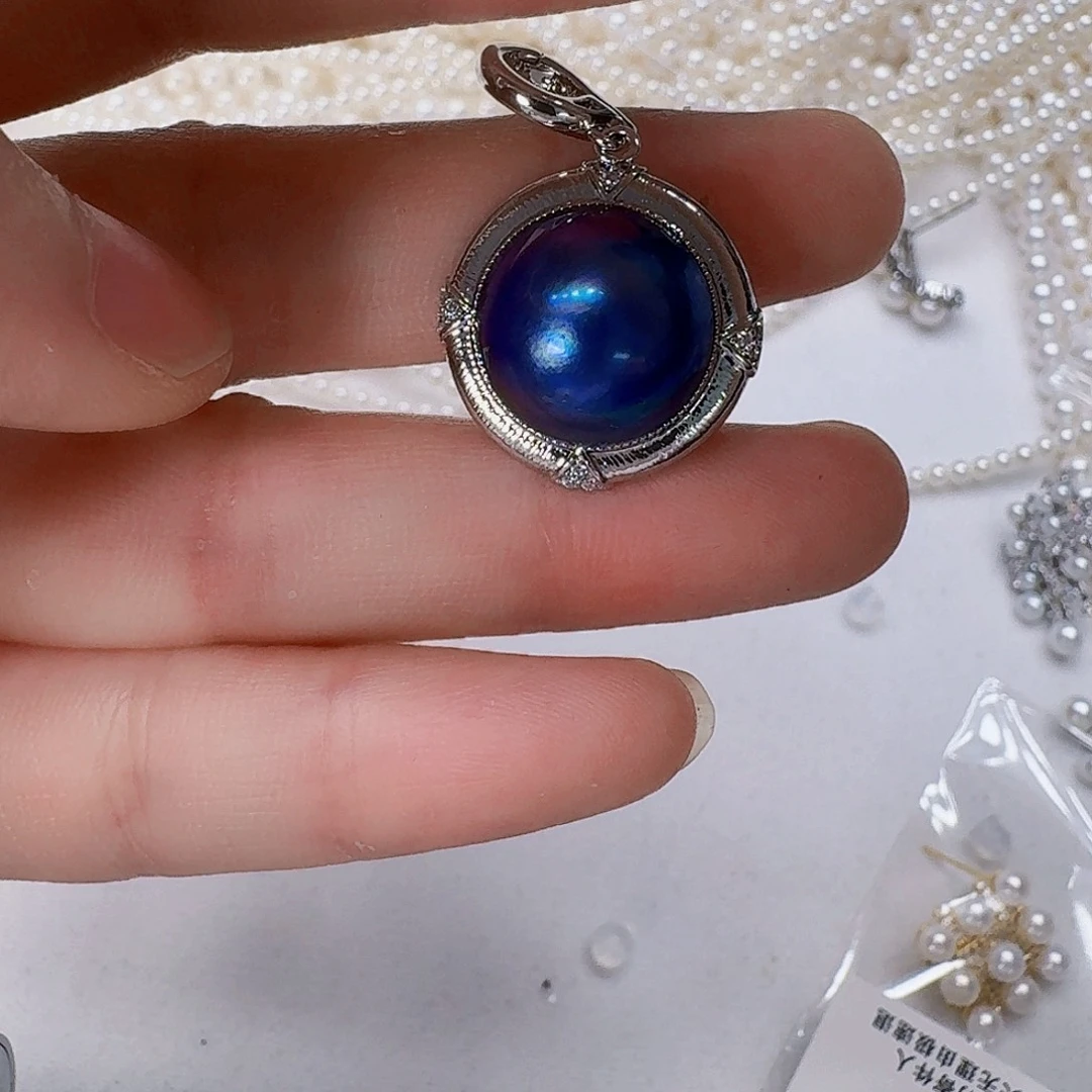 未镶嵌拼合珍珠（马贝珠）颈饰