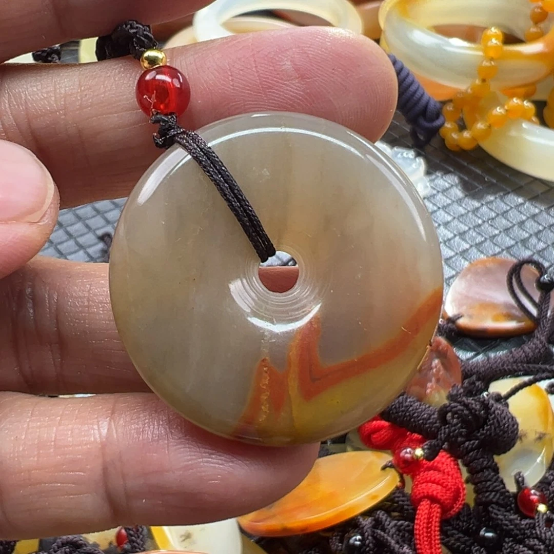 石英质玉未镶嵌颈饰