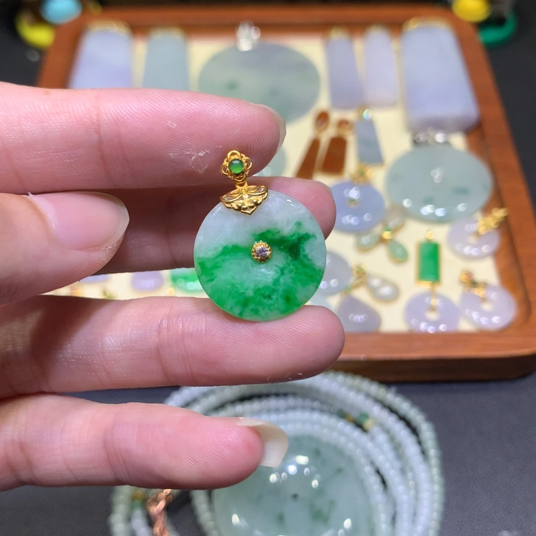 吊坠(不含链)18K金镶嵌翡翠