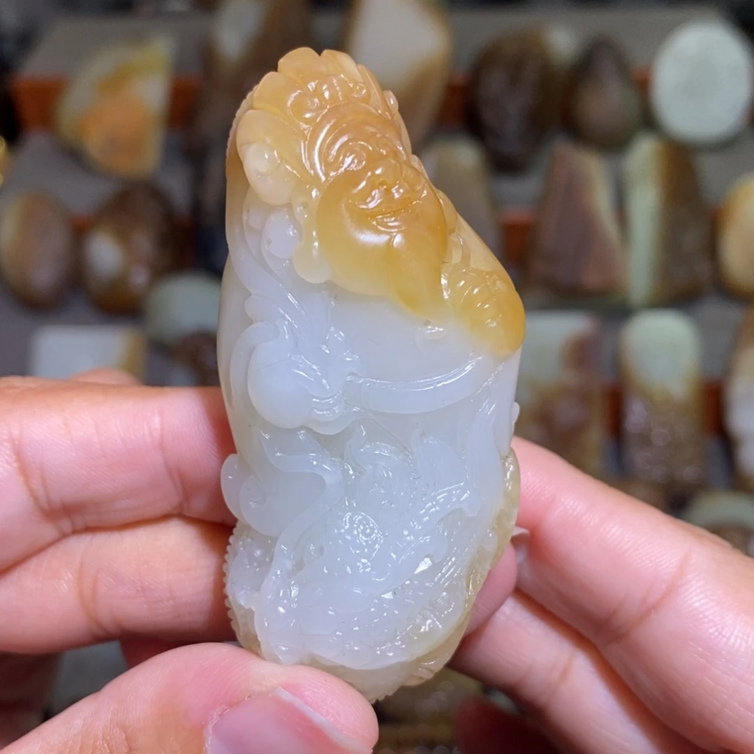 颈饰未镶嵌和田玉（糖玉）財爷爷吊坠