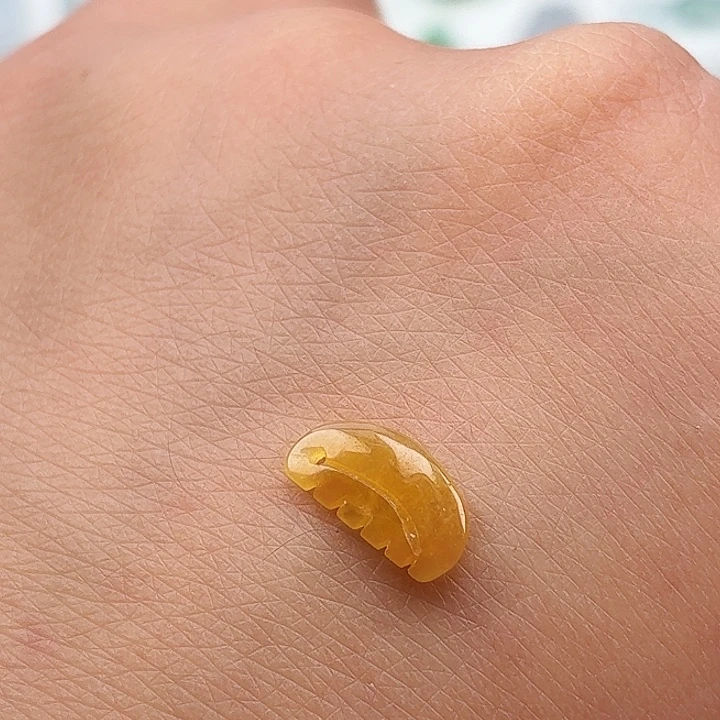 颈饰未镶嵌翡翠木梳黄色