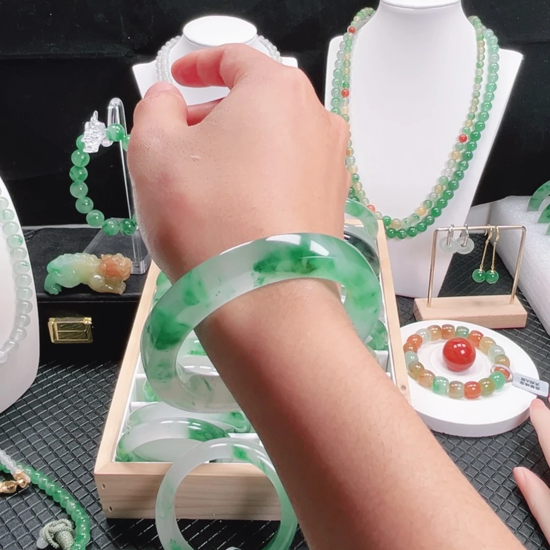 石英质玉未镶嵌手镯54.5方镯