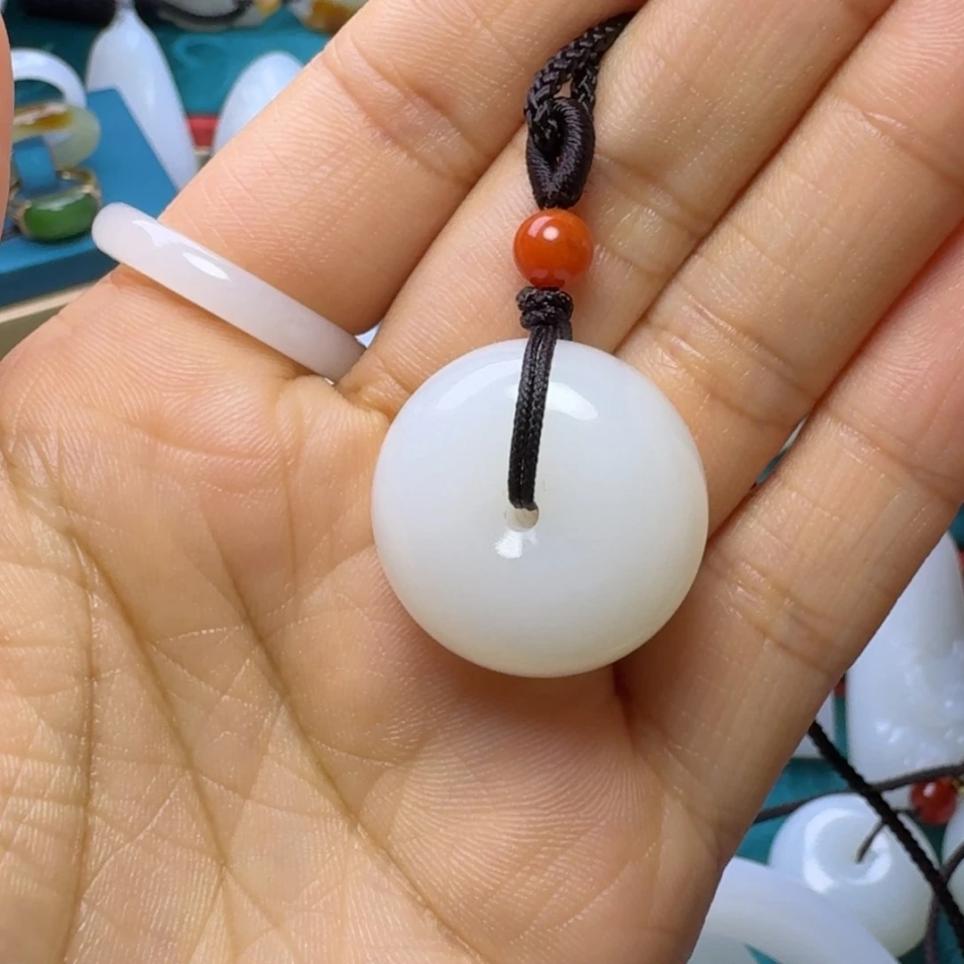 和田玉颈饰未镶嵌收*机