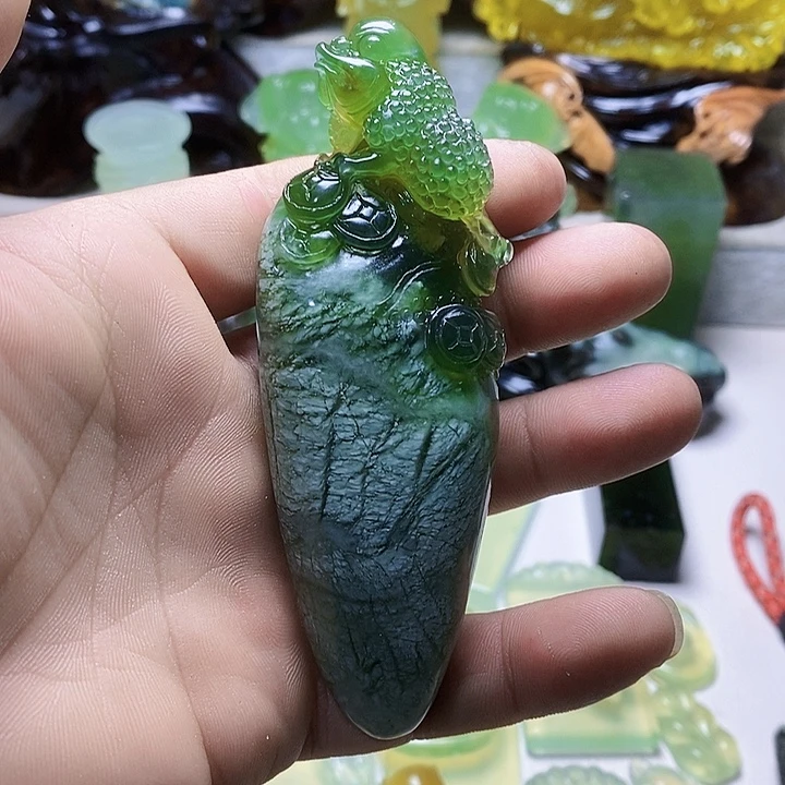 蛇纹石玉未镶嵌手把件