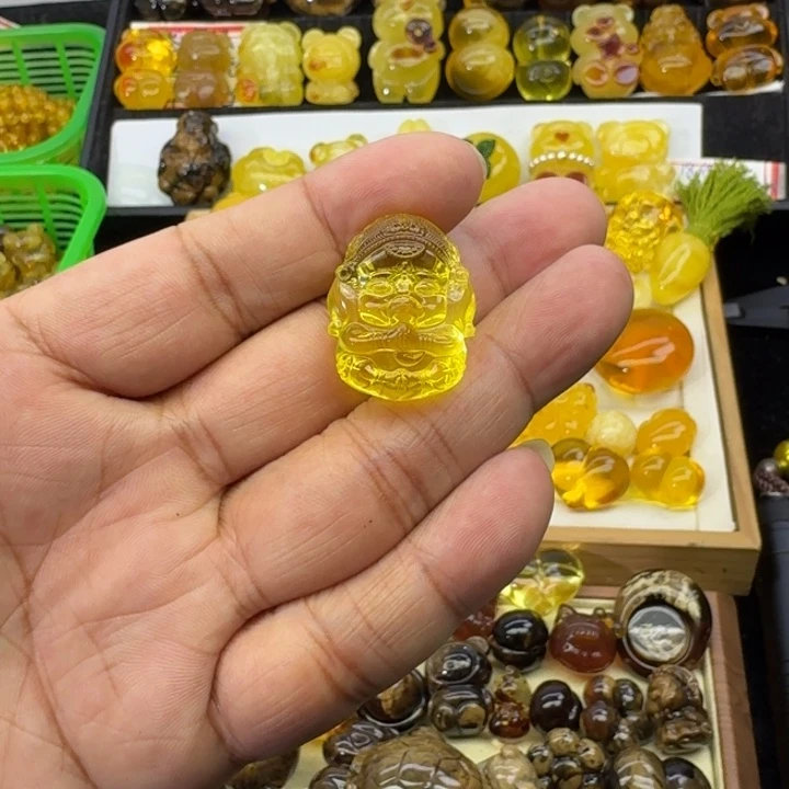 兽****蜜蜡未镶嵌颈饰象神