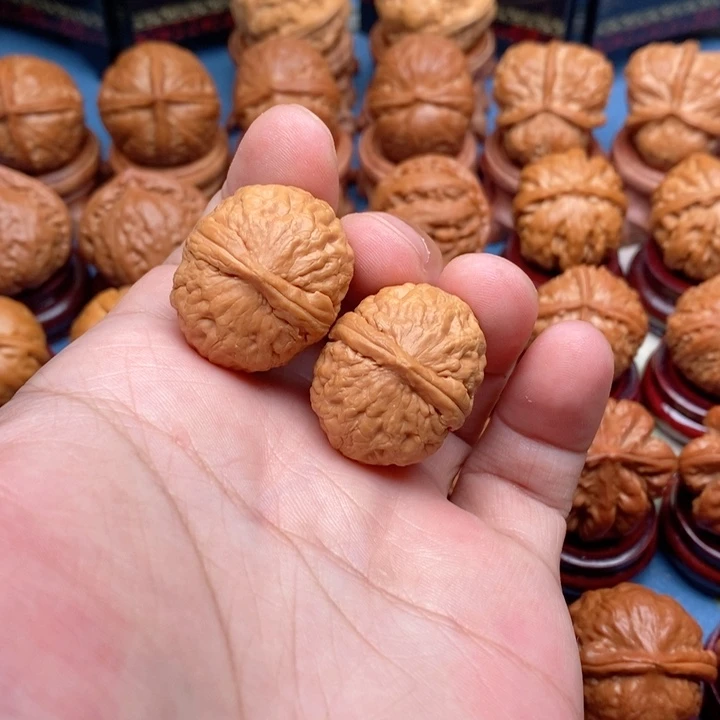 文玩核桃把件麒麟磨盘