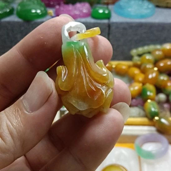 翡翠未镶嵌挂件翡翠