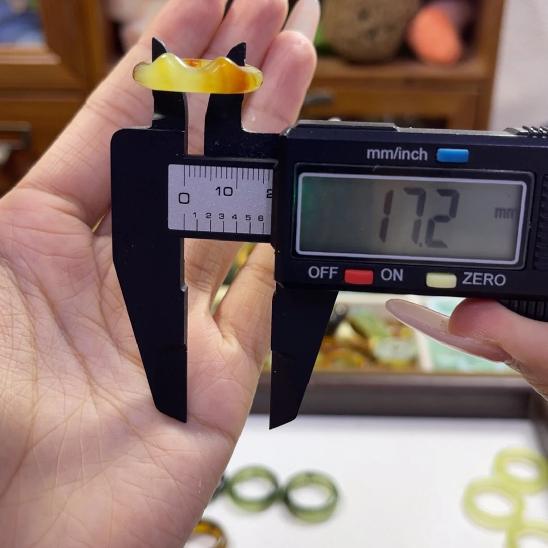 蛇纹石玉未镶嵌手镯81