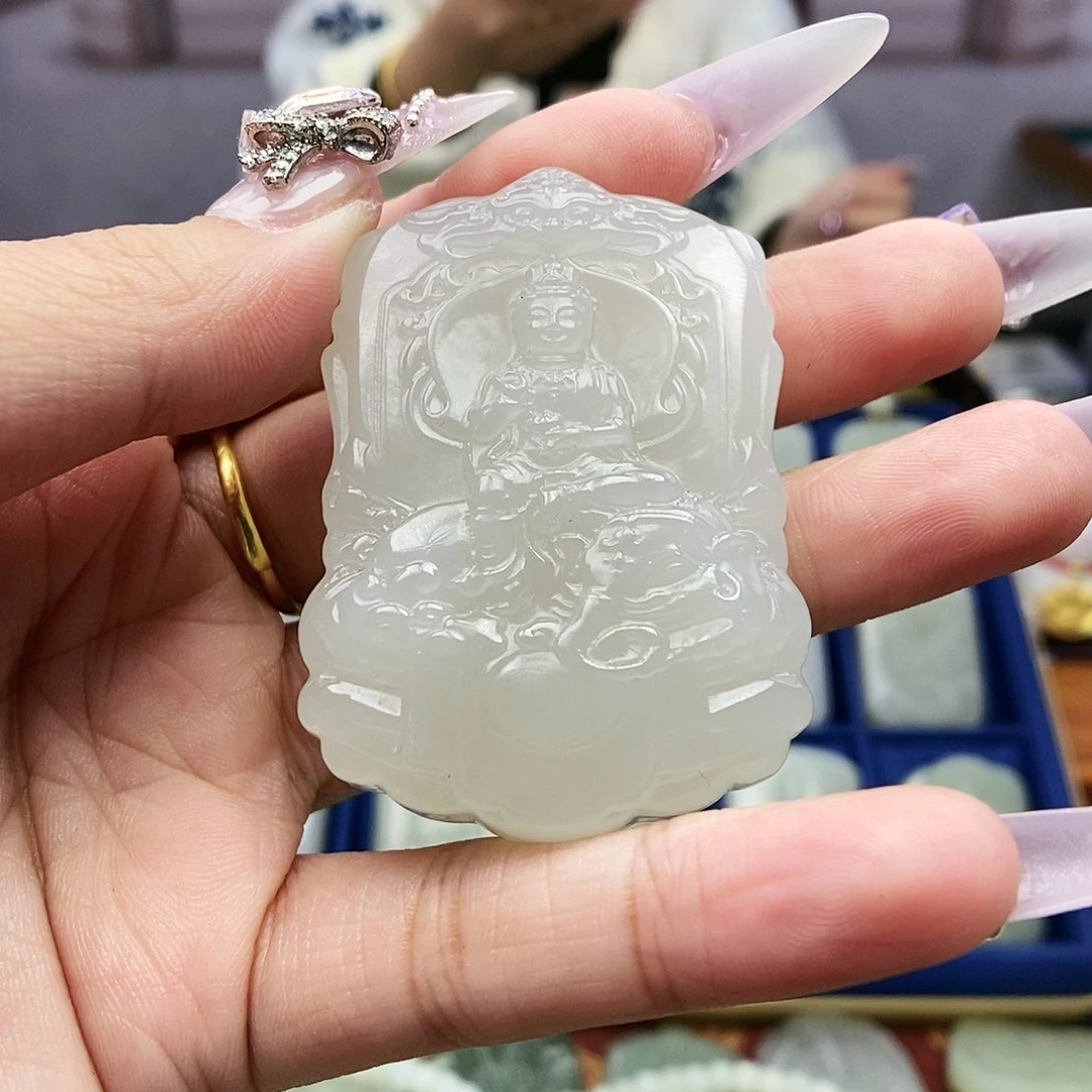 【闪购商品】和田玉颈饰未镶嵌皮****常