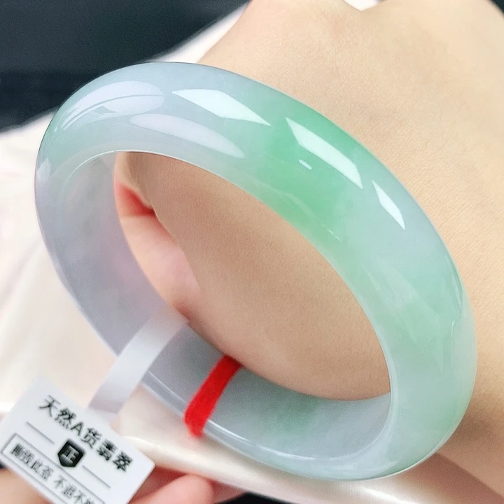 翡翠手镯未镶嵌55轮胎