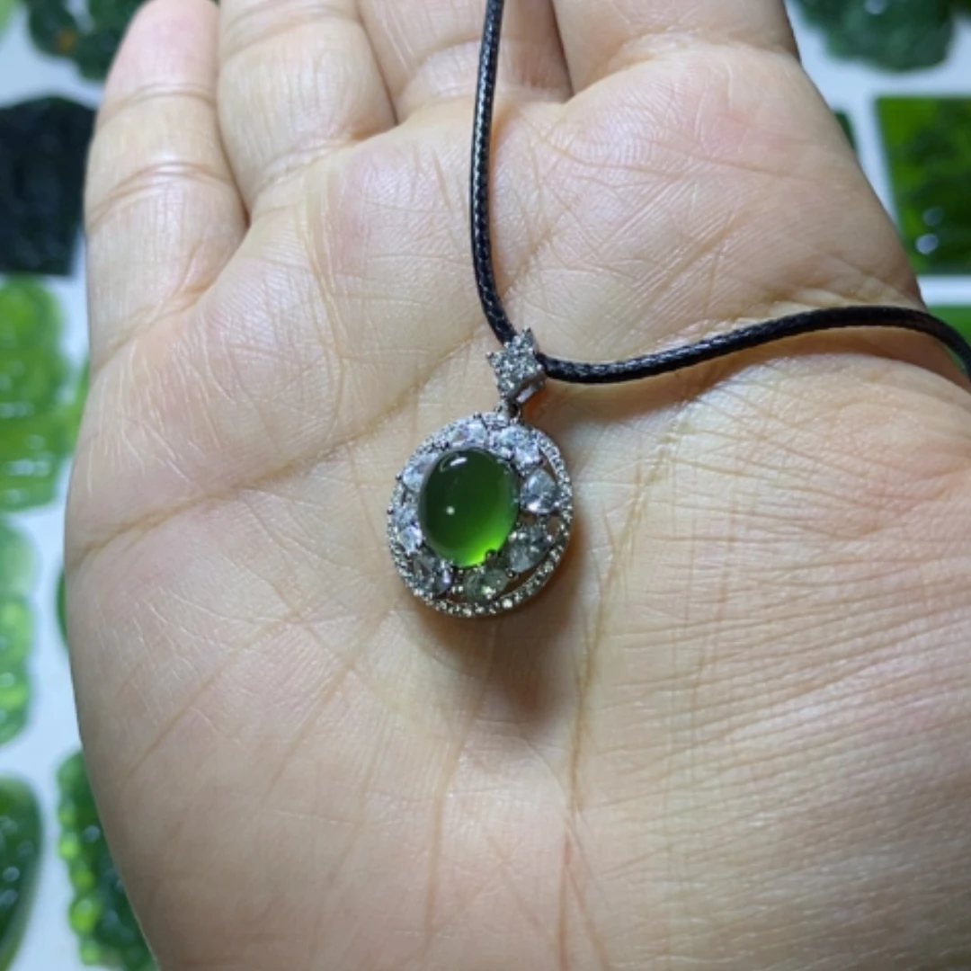 【闪购商品】银S925镶嵌蛇纹石玉颈饰