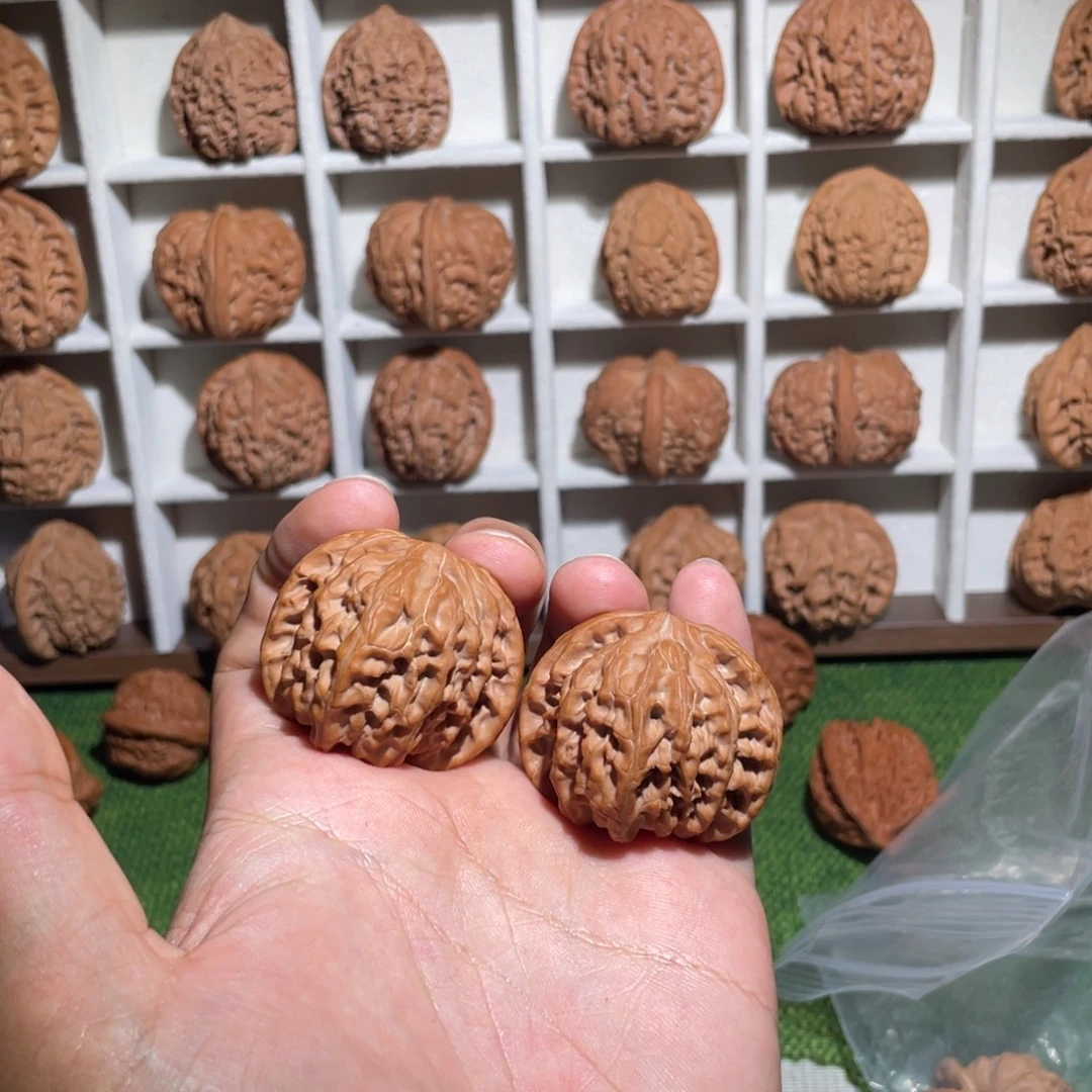 皮***皮把件文玩核桃正磨