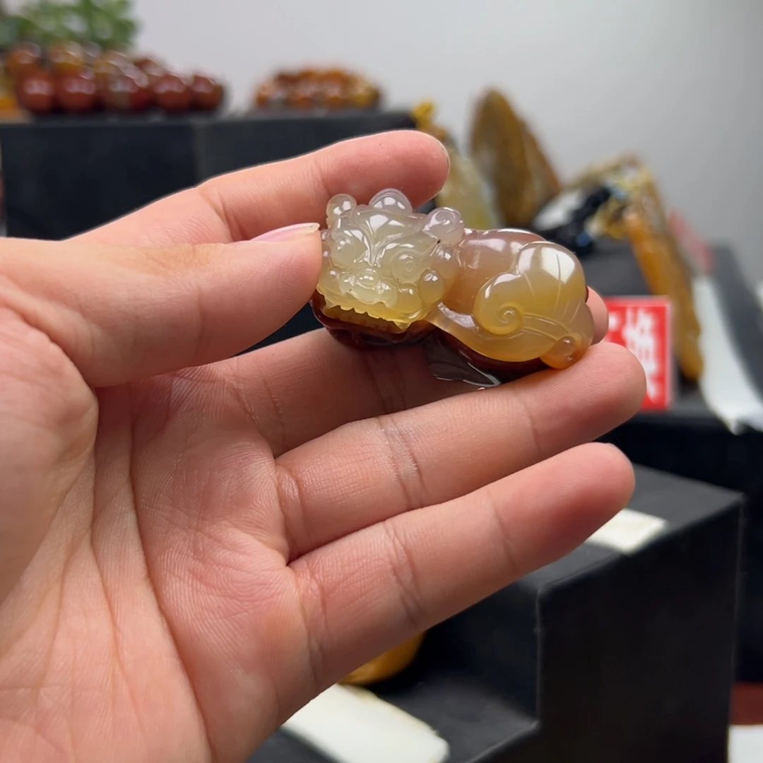 未镶嵌石英质玉（黄龙玉）黄龙玉