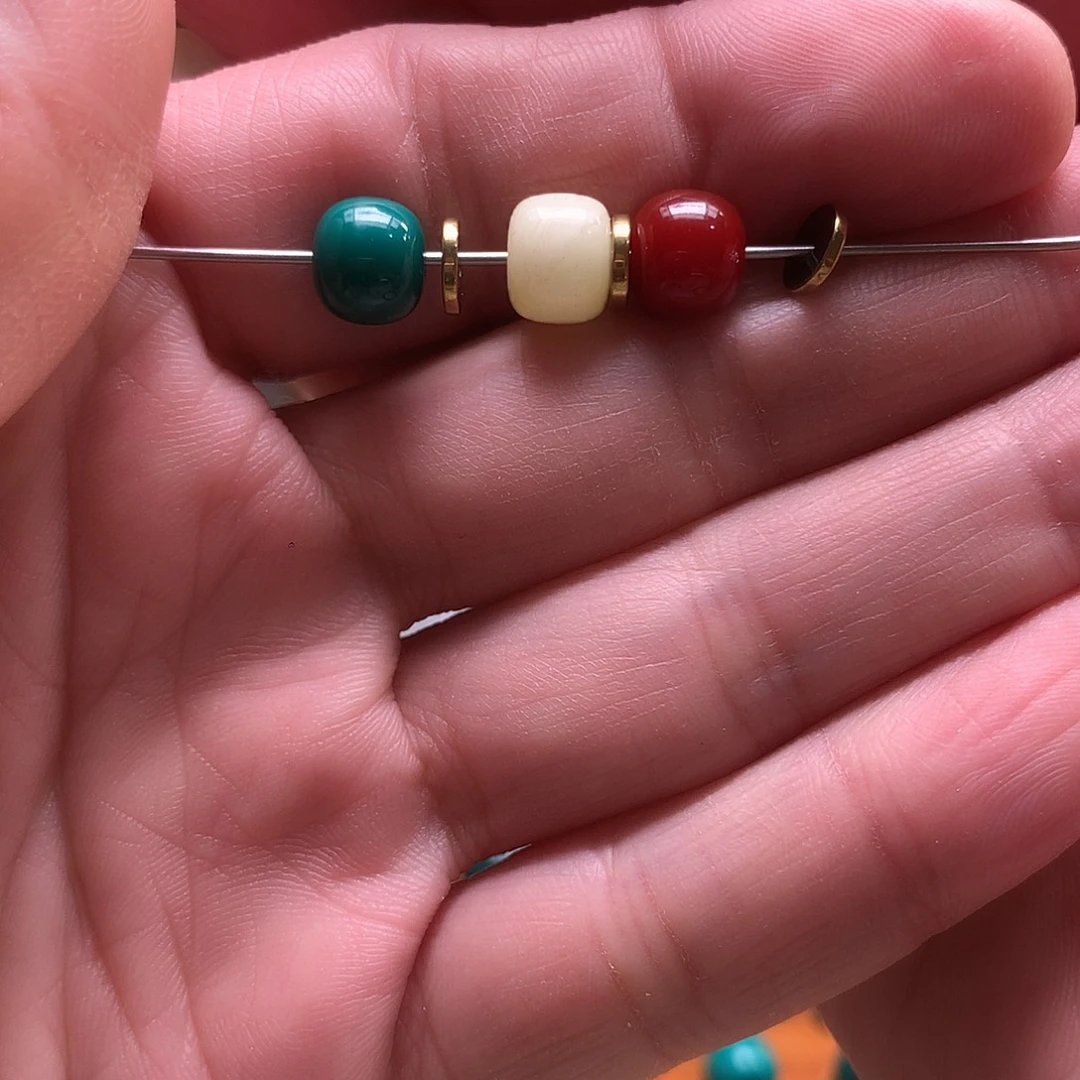 少***琦琉璃颈饰红绿灯8mm一套