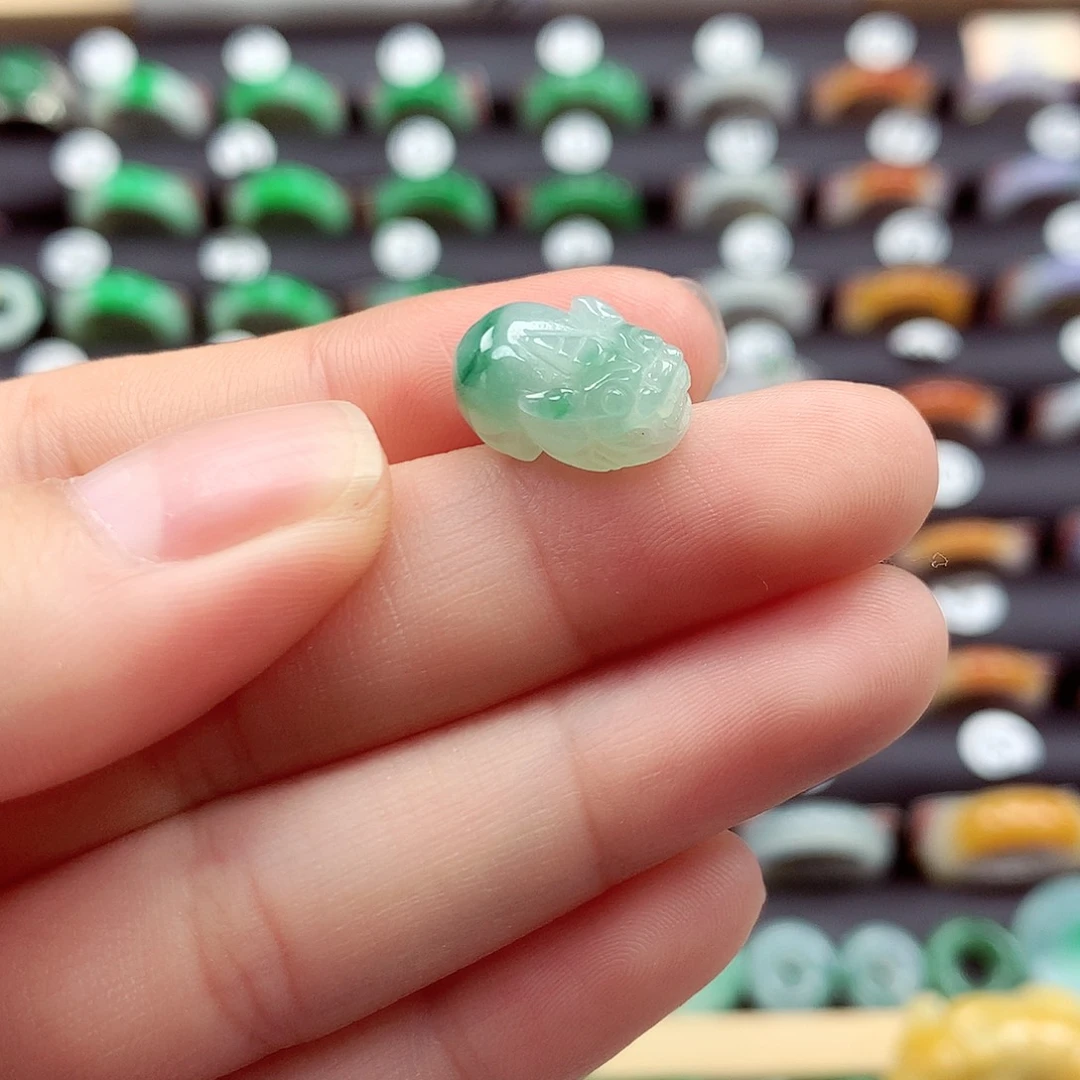 翡翠戒指未镶嵌貔貅