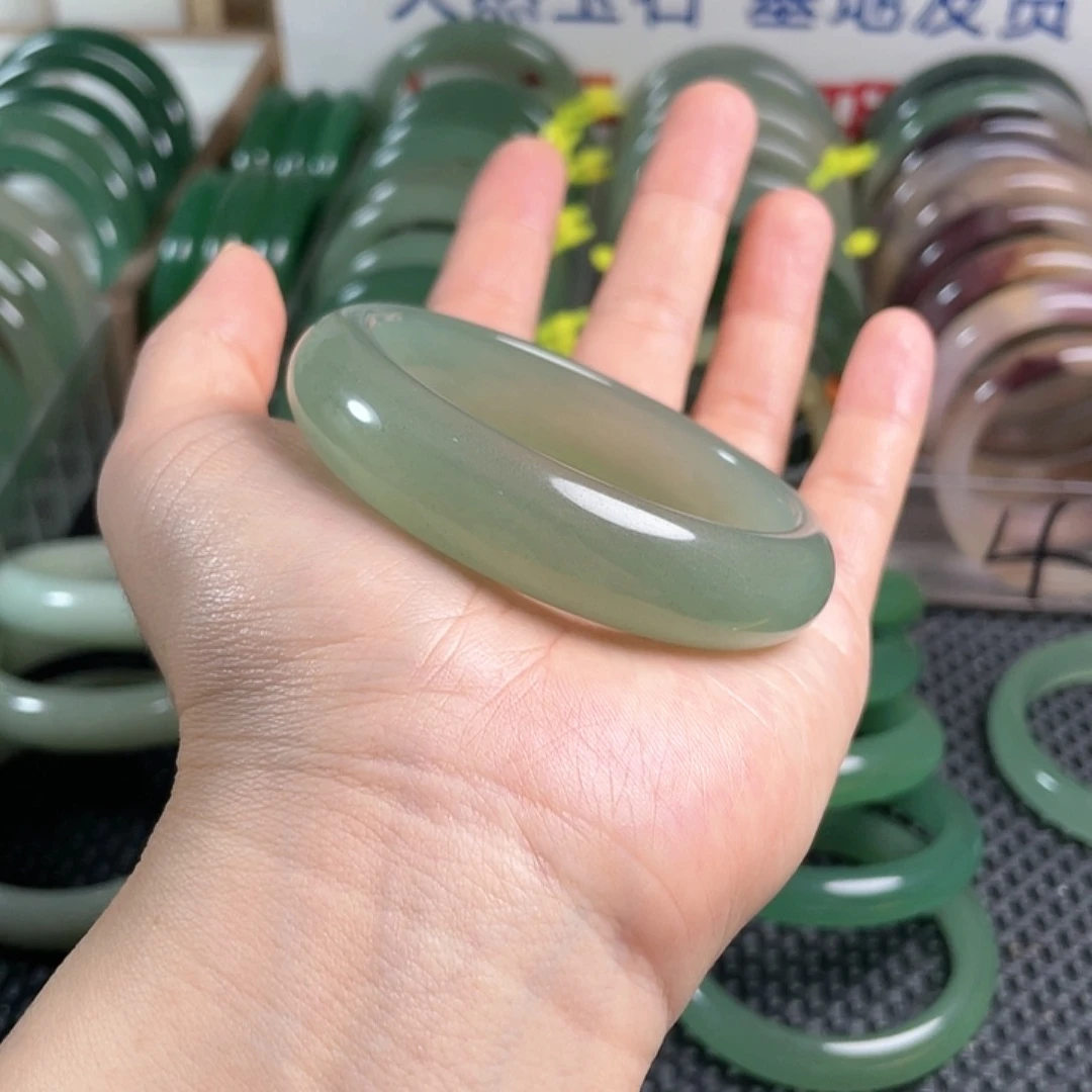 未镶嵌手镯石英质玉