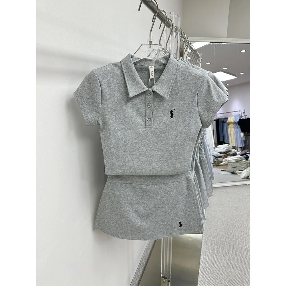 韩系新款夏季一整套女时尚辣妹设计感小马刺绣polo领短袖短裙套装