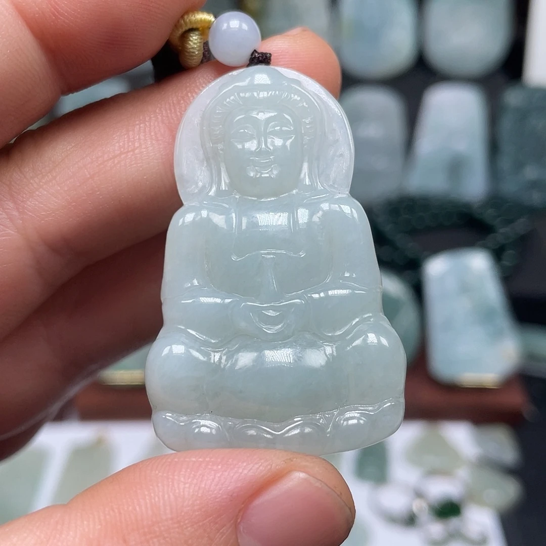 翡翠未镶嵌颈饰观音