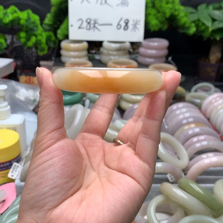 石英质玉（佘太翠）未镶嵌手镯58.8