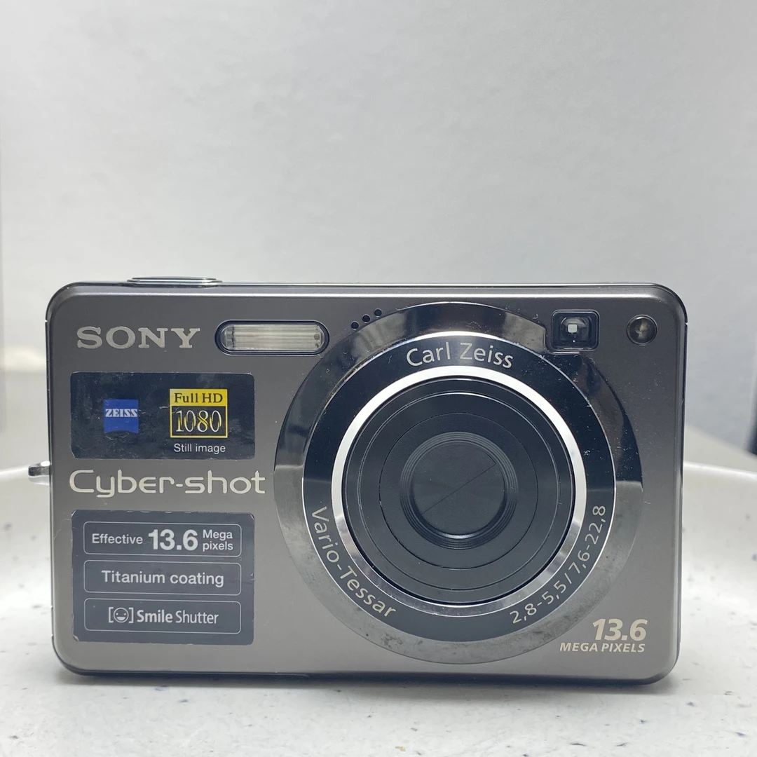 95新 Sony/索尼 索尼w300 1360万像素 钛涂层高级金属质感ccd