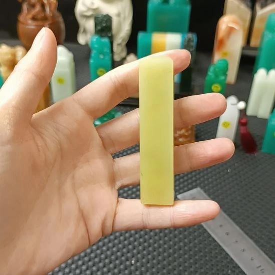寿山石印石艾叶绿