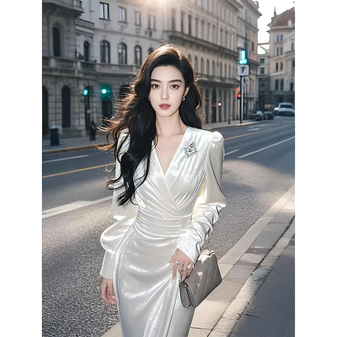 法式裙子秋冬款礼服高端轻奢时尚气质独特御姐收腰白色丝绒连衣裙