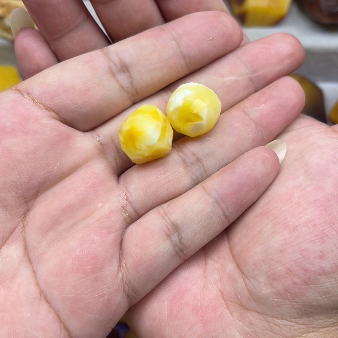 孤***忆定制蜜蜡未镶嵌原石
