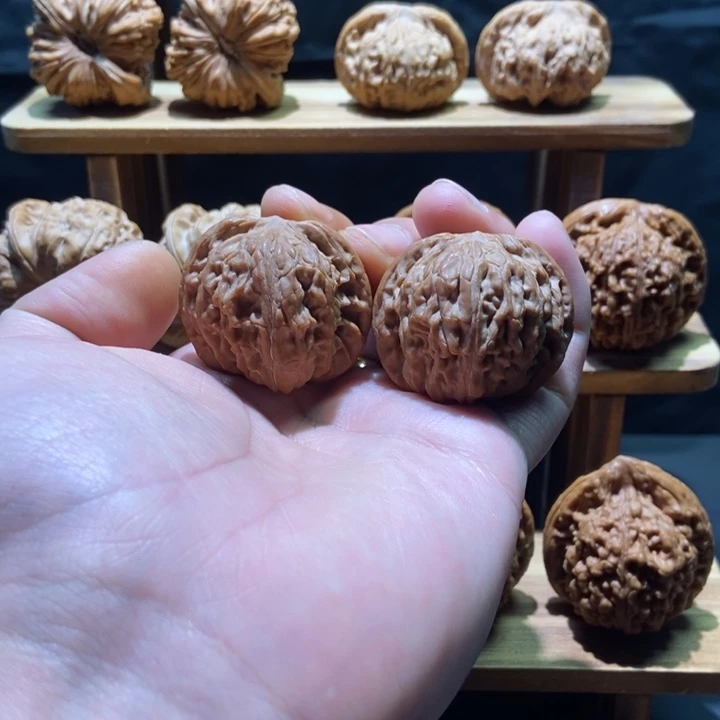 文玩核桃吊坠原树血磨正磨38