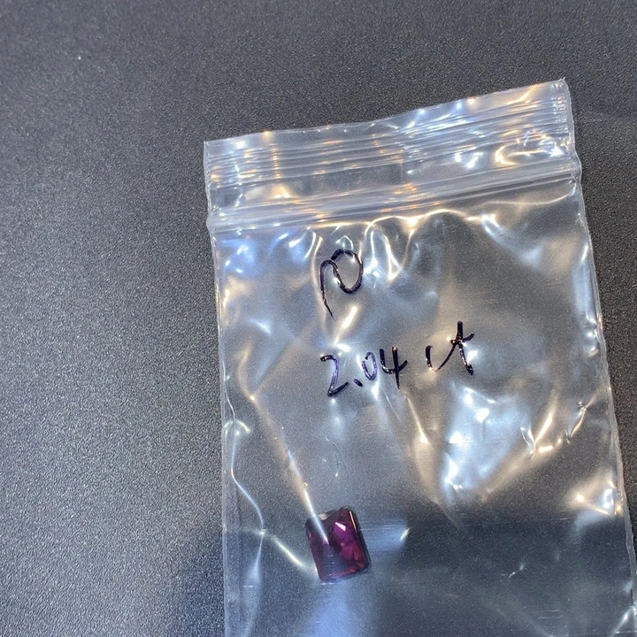 ****未镶嵌石榴石裸石2.04克拉