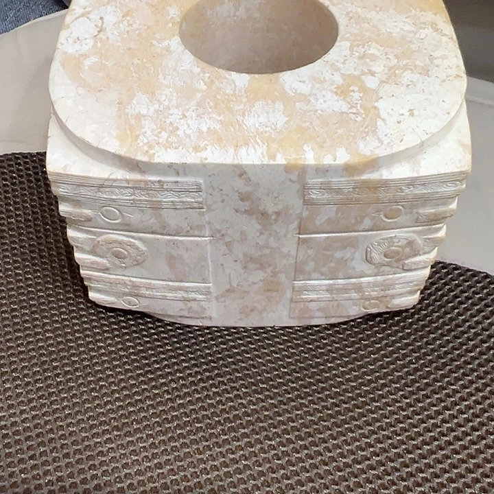 透闪石质玉未镶嵌摆件