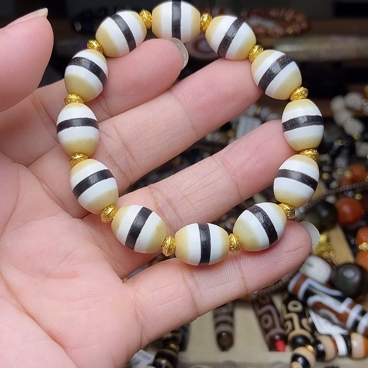 黑白一线手链一条