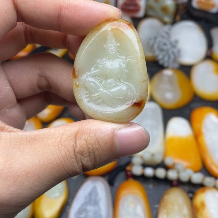 【闪购商品】颈饰未镶嵌和田玉