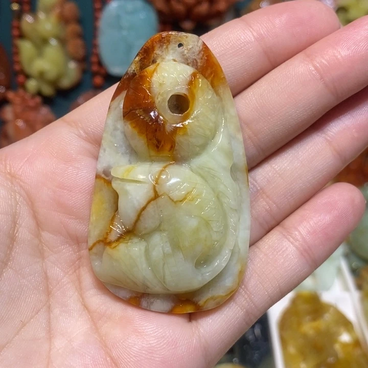 蛇纹石玉未镶嵌颈饰