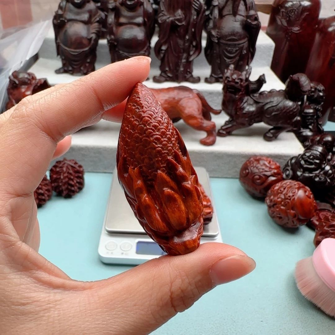 小叶紫檀把件e*m龙鱼